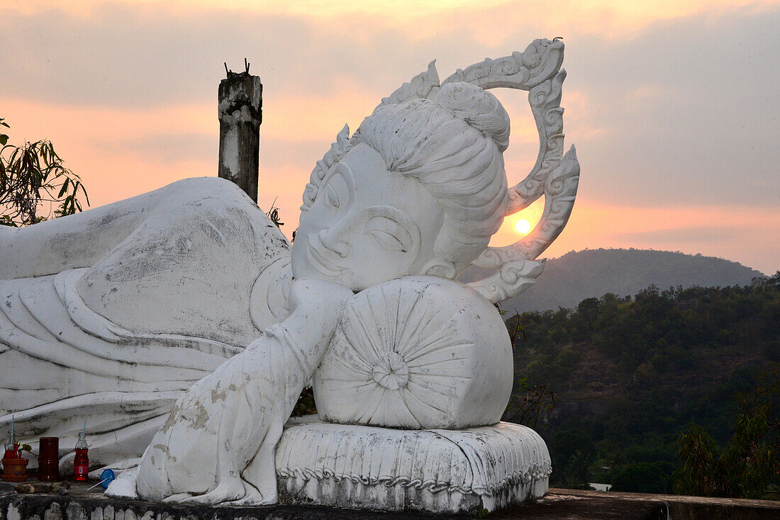 Liegender Buddha, Wat Khao Krailas, Hua Hin, Mittel-Thailand, Thailand