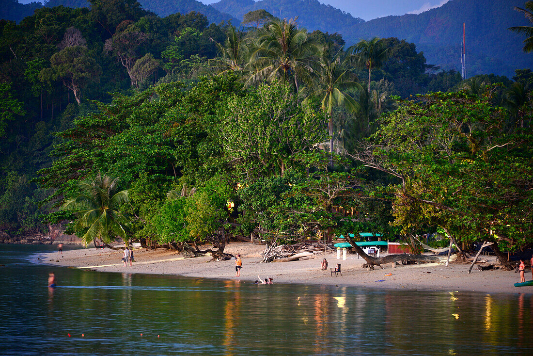 am Strand Kai Bae, Insel Chang, Golf von Thailand, Thailand