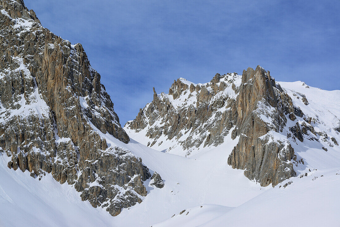 View to Colle d'Enchiausa, Valle Enchiausa, Valle Maira, Cottian Alps, Piedmont, Italy