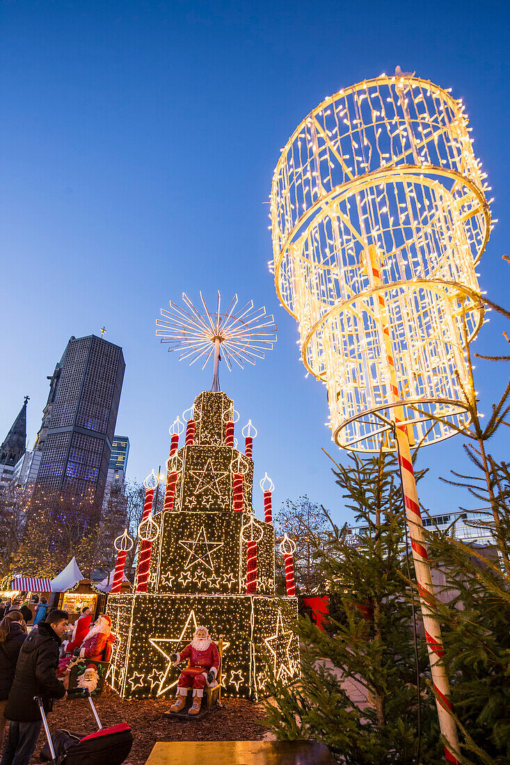 Christmas Market at Breitscheidplatz, Kaiser Wilhelm Memorial Church