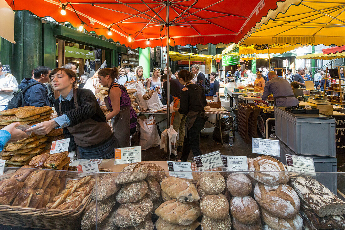 Brotverkauf im  Boroughs Market, London, england