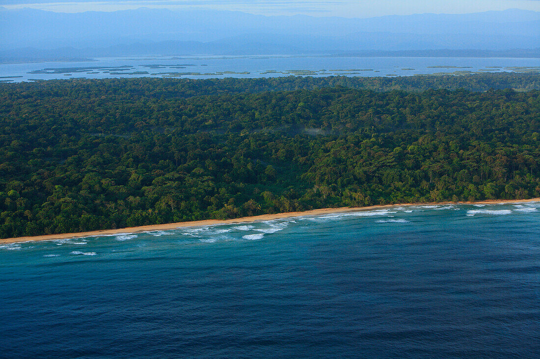 Coastline, Bastimentos Marine National Park, Bocas del Toro, Panama
