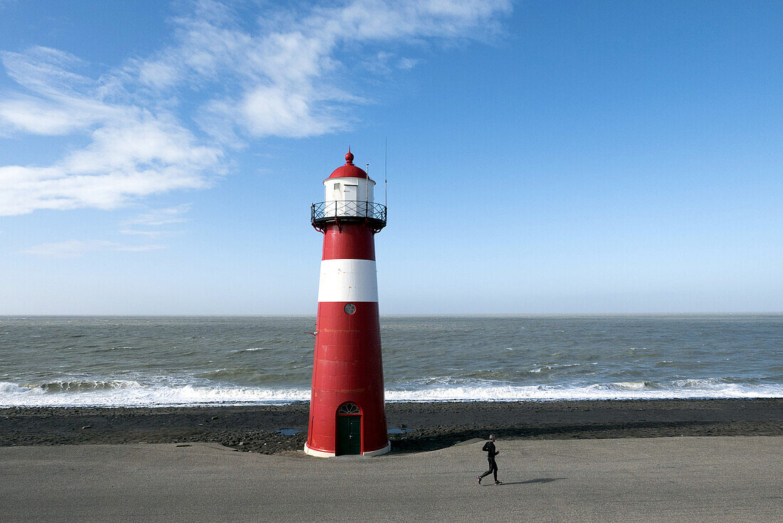 Leuchtturm am Meer, Westkapelle bei Domburg, Nordsee-Küste, Provinz Seeland, Niederlande