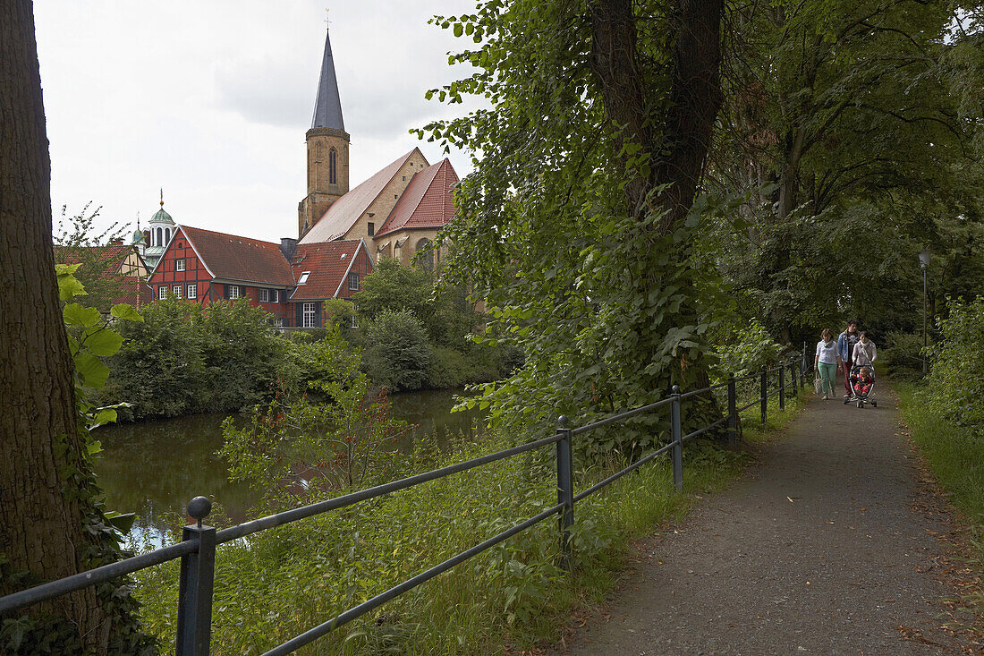 Blick über die Ems zur Clemenskirche in Telgte , Münsterland , Nordrhein-Westfalen , Deutschland , Europa