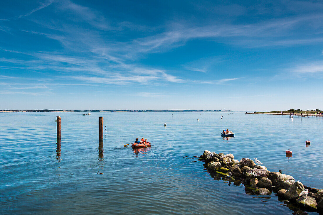 Ruderboot im Meer, Langballigau, Flensburger Förde, Ostsee, Schleswig-Holstein, Deutschland