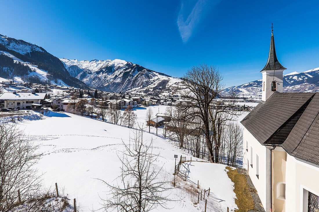 Blick auf Kaprun und das Kitzsteinhorn, Salzburger Land, Österreich