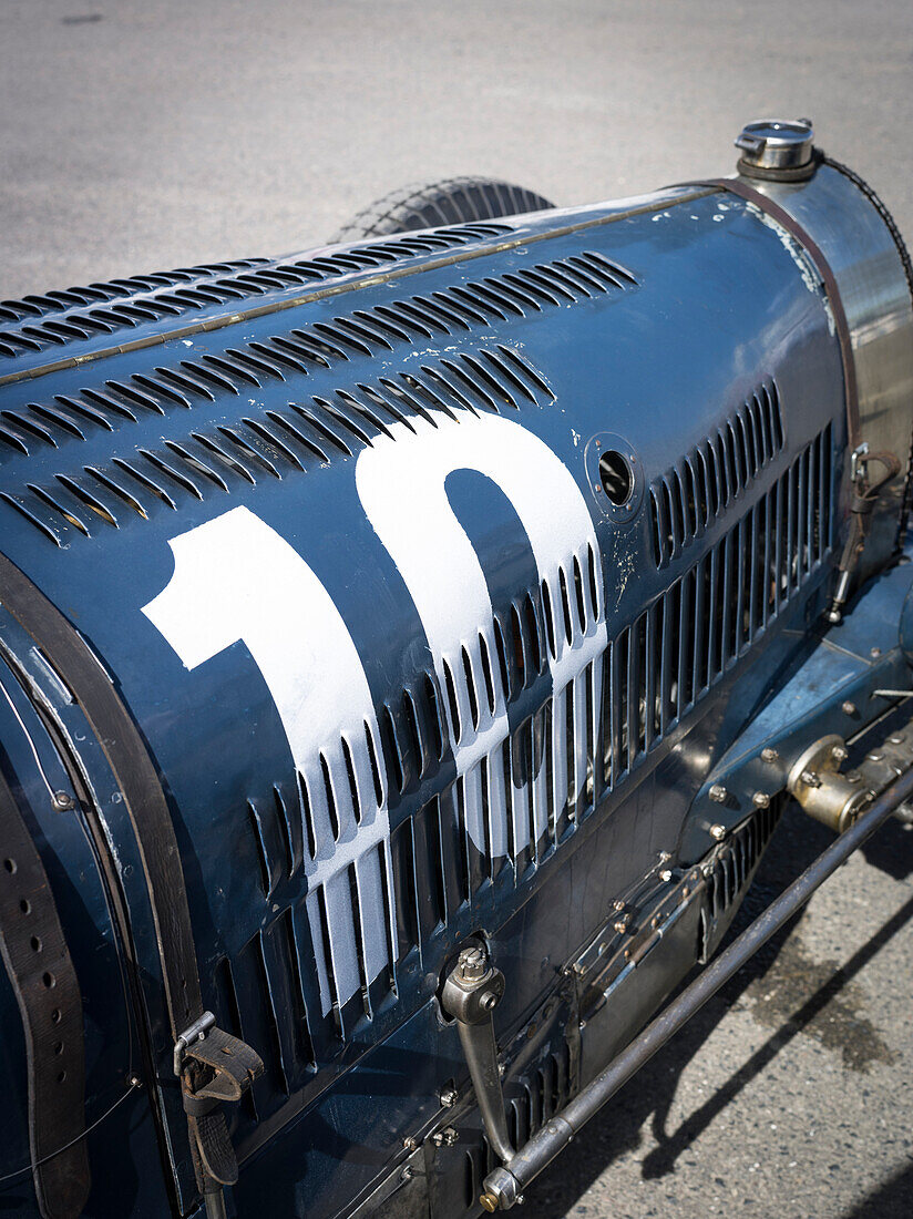 Bugatti Motorhaube, Grover-Williams Trophy, 72nd Members Meeting, Rennsport, Autorennen, Classic Car, Goodwood, Chichester, Sussex, England, Großbritannien