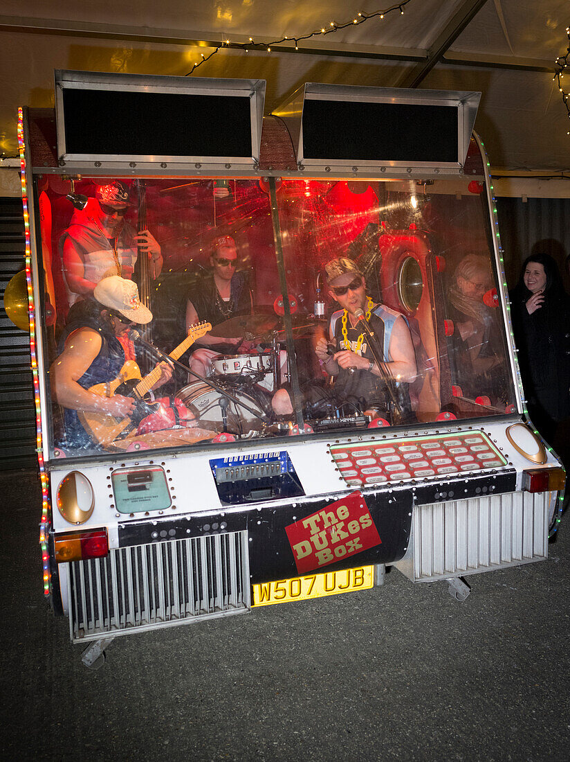 Juke Box with live musicians, 72nd Members Meeting, racing, car racing, classic car, Chichester, Sussex, United Kingdom, Great Britain