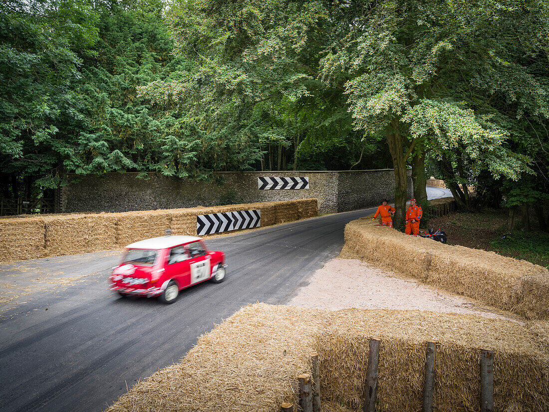 Morris Mini Cooper, The Flint Wall, Goodwood Festival of Speed 2014, Rennsport, Autorennen, Classic Car, Goodwood, Chichester, Sussex, England, Großbritannien