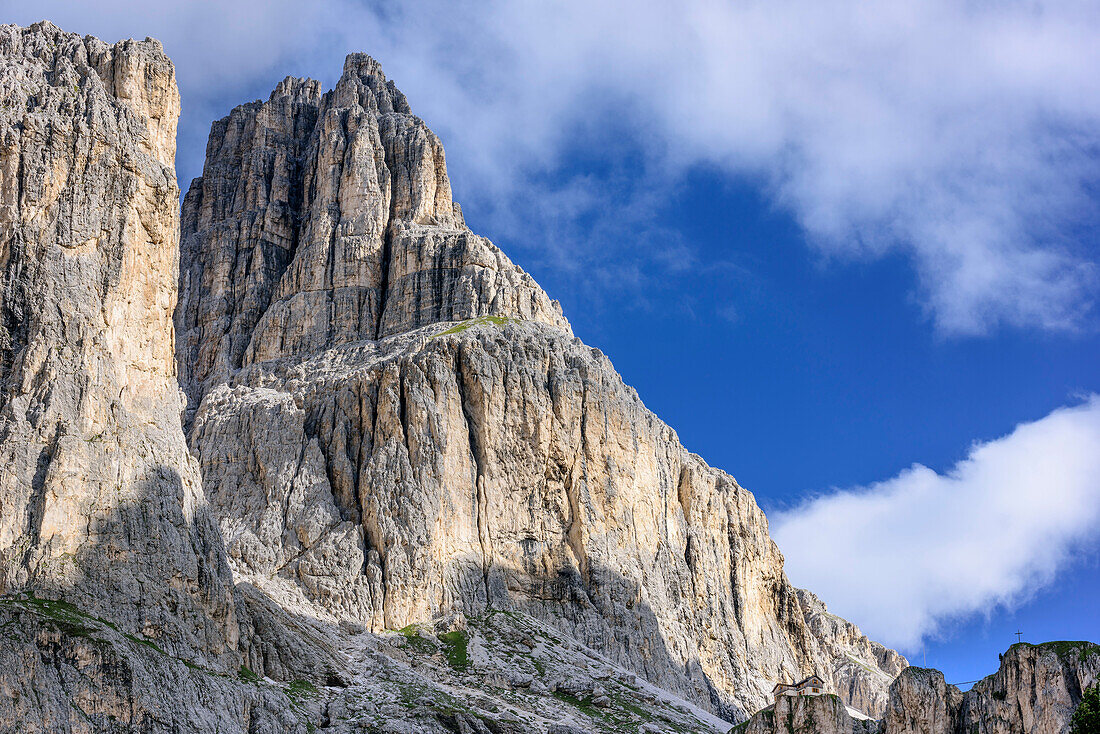 Rosengartenspitze und Vajolettürme mit Preusshütte, Vajolettal, Rosengartengruppe, UNESCO Weltnaturerbe Dolomiten, Dolomiten, Trentino, Italien