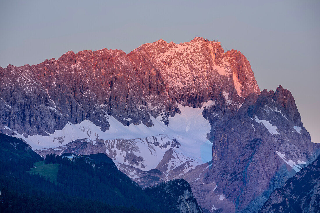 Zugspitze with valley Hoellental in alpenglow, Werdenfels, Garmisch-Partenkirchen, Wetterstein, Upper Bavaria, Bavaria, Germany