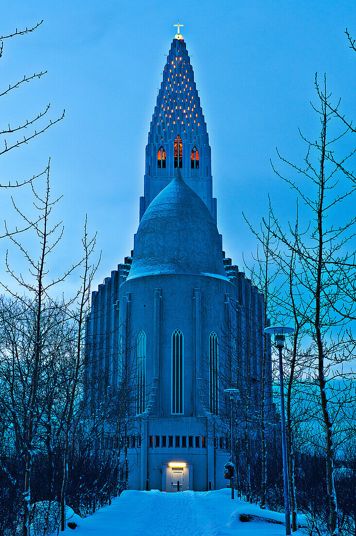 Monument overlooking snowy courtyard, Reykjavik, Hofudborgarsvaedi, Iceland, reykjavik, Hofudborgarsvaedi, Iceland