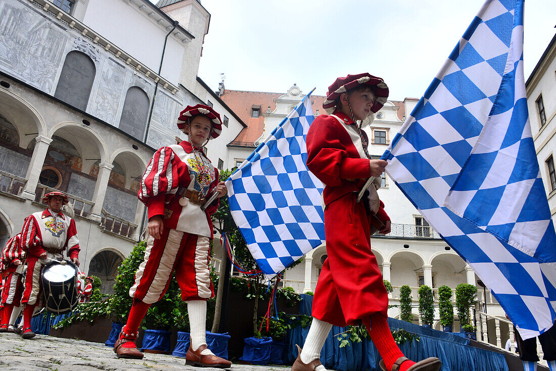 Castle festival in the court of the castle, Neuburg an der Danube, Upper Bavaria, Bavaria, Germany