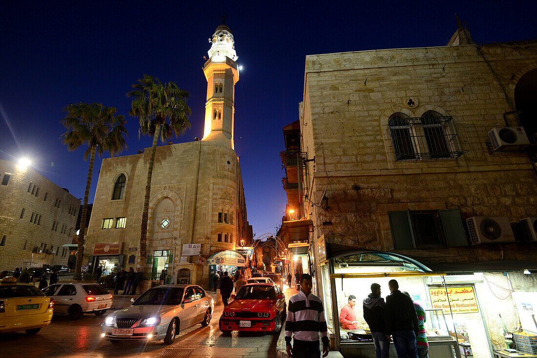 große Moschee am Manger Platz in Bethlehem bei Nacht, Palästina neben Israel