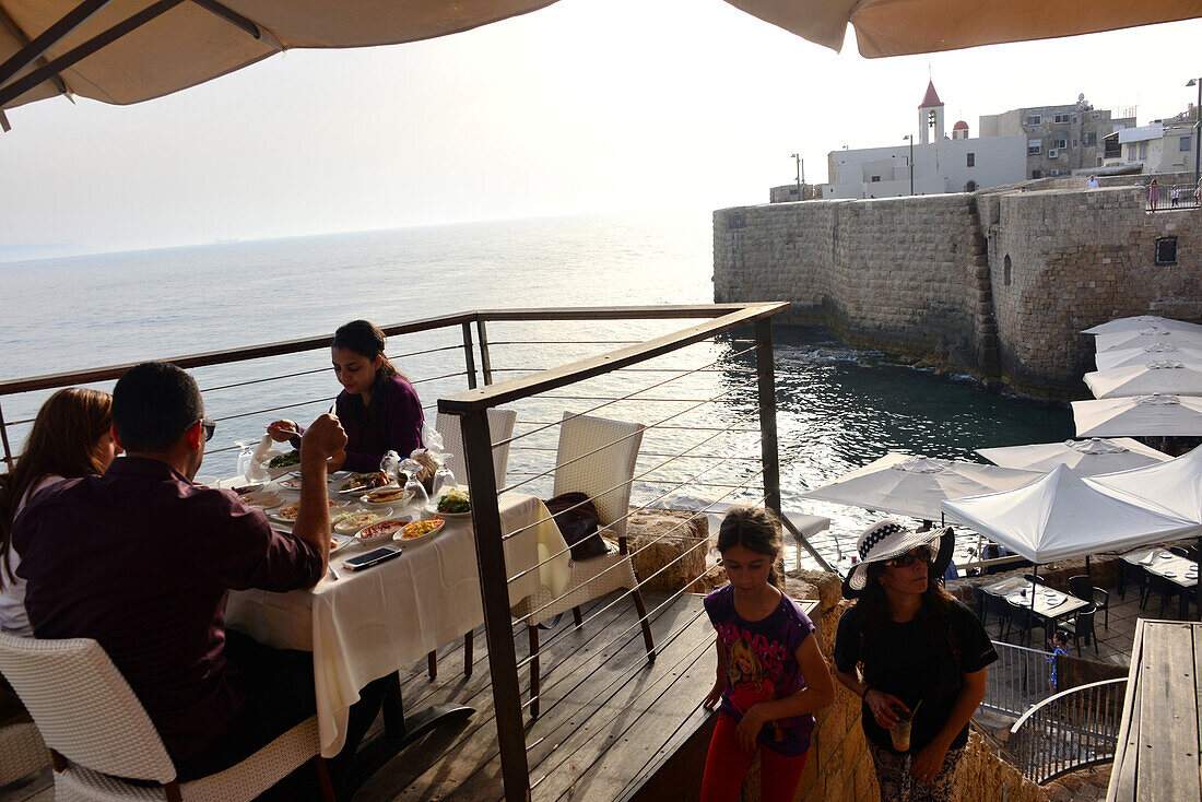 Restaurant auf der Stadtmauer, Akko, Nord-Israel, Israel