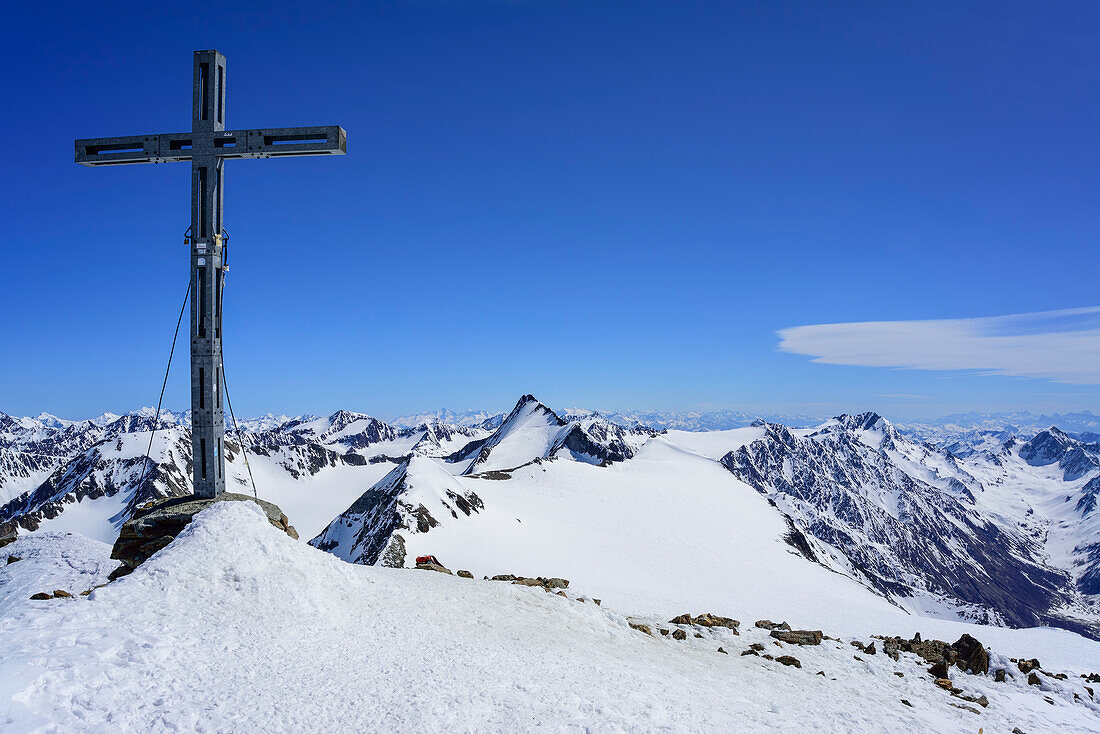 Gipfel des Similaun, Marzellspitzen im Hintergrund, Similaun, Pfossental, Schnalstal, Vinschgau, Ötztaler Alpen, Südtirol, Italien