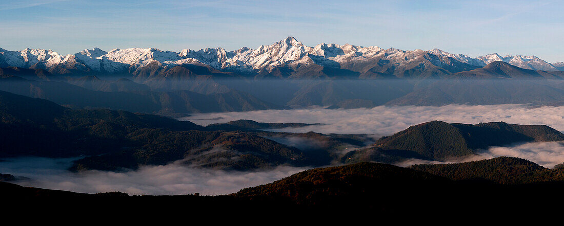 France, Midi Pyrenees, Ariege, Couserans, mountain of Valier, 2838m, snow, mist, panoramic view