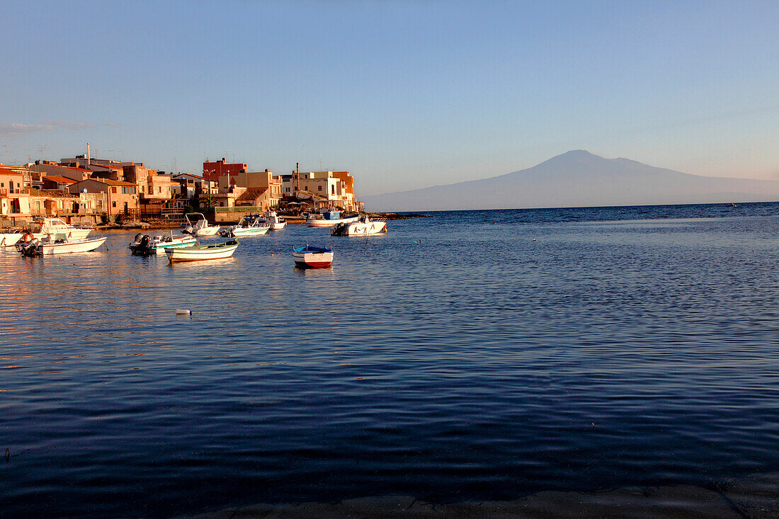 Italy, Sicily, province of Siracusa, Brucoli, Etna volcano in the background