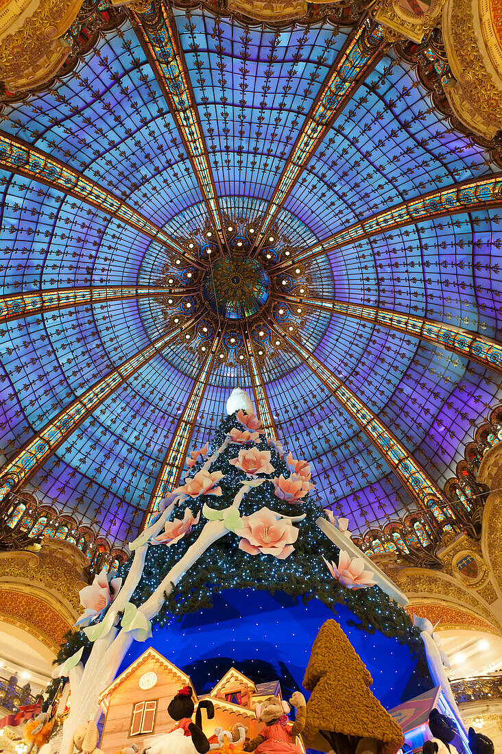 France. Paris 9th district. The Christmas tree of Galleries Lafayette under the dome