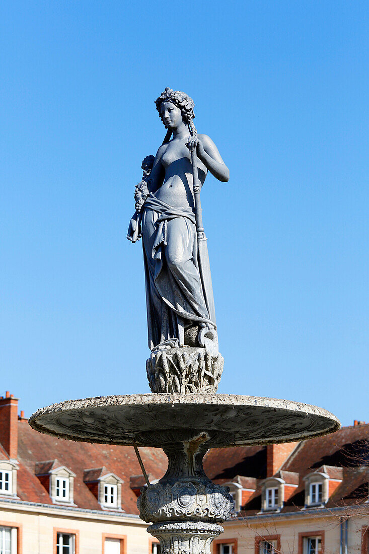 France, Marne. Vitry le Francois. Place d'Armes. The fountain.