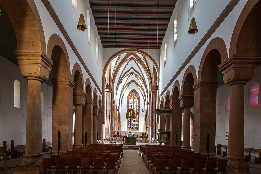 Kirche, Kloster Amelungsborn, Klosterkirche, Altar, Chorabschluss, romanisches Hauptschiff, Chor gotisch, Niedersachsen, Deutschland