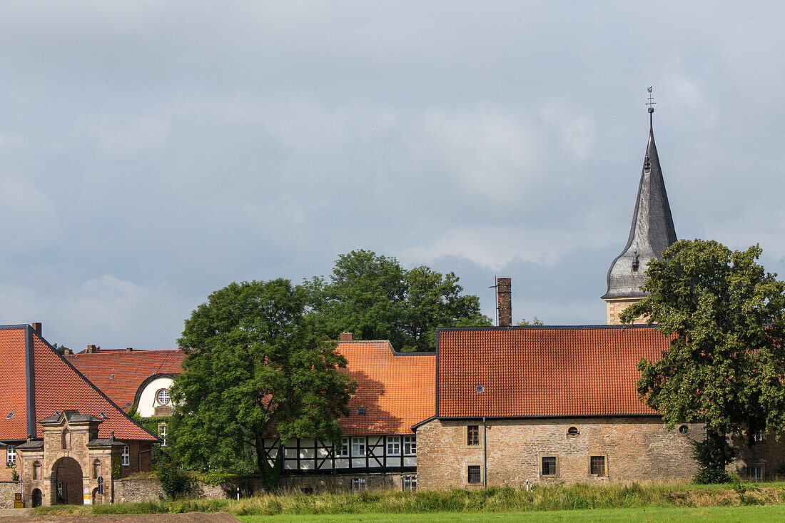 Klostergut, ehemalige Benediktinerabtei, Kloster Wöltingerode, Konventsgebäude beherbergt heute Hotel, Niedersachsen, Deutschland