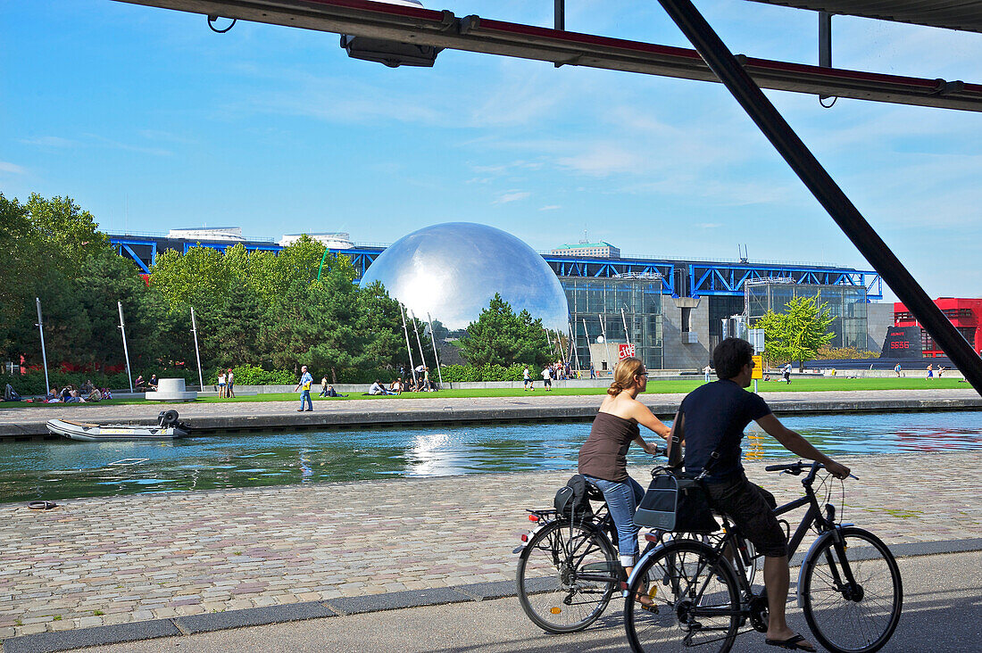 Paris, Canal de L'Ourcq, La Villette park, la Géode