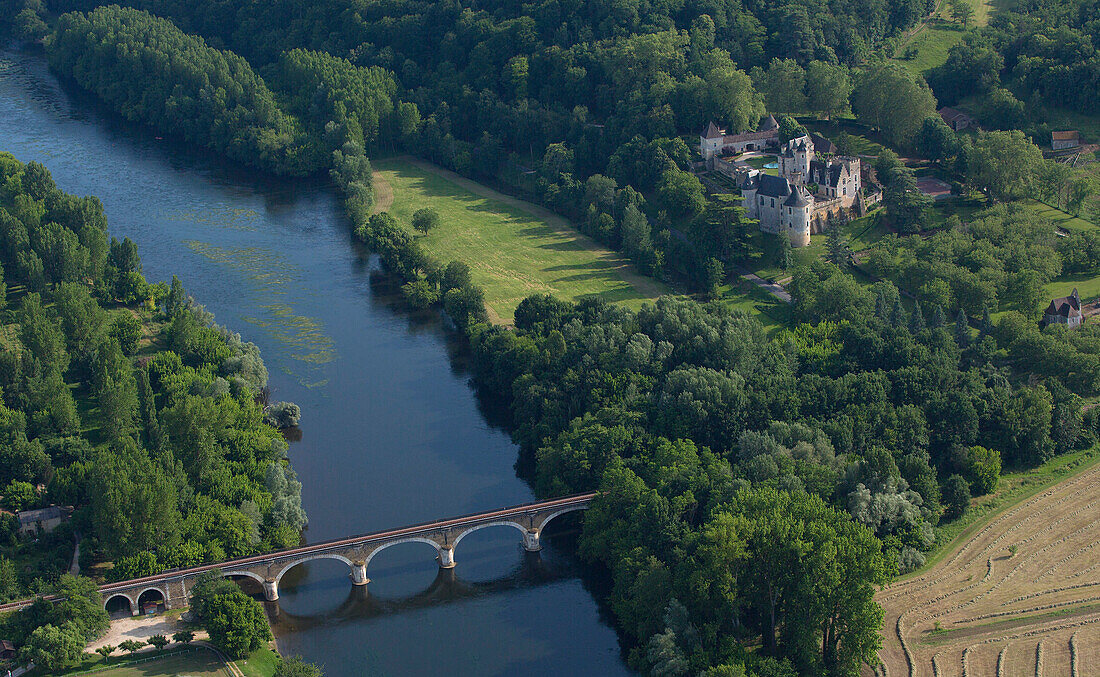 France, Dordogne (24), Dordogne, landscape with castle Fayrac (aerial view)