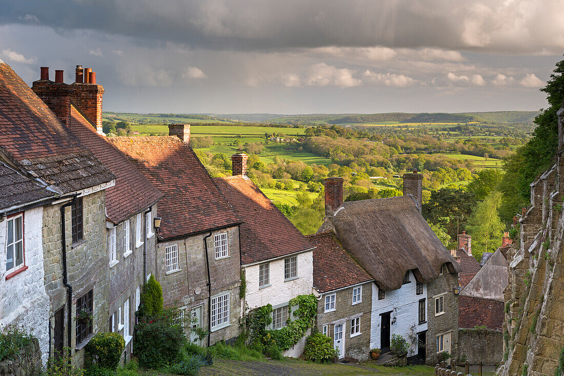 Picturesque Gold Hill in Shaftesbury in spring, Dorset, England, United Kingdom, Europe