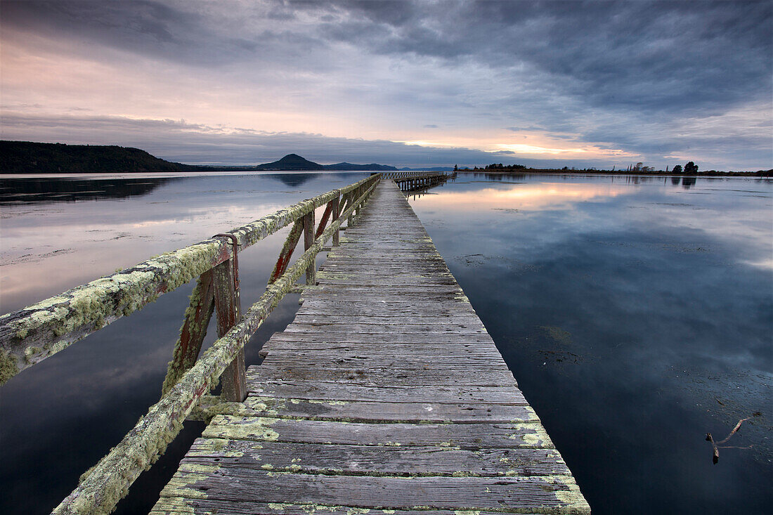 Tokaanu Wharf, Lake Taupo, North Island, New Zealand, Pacific