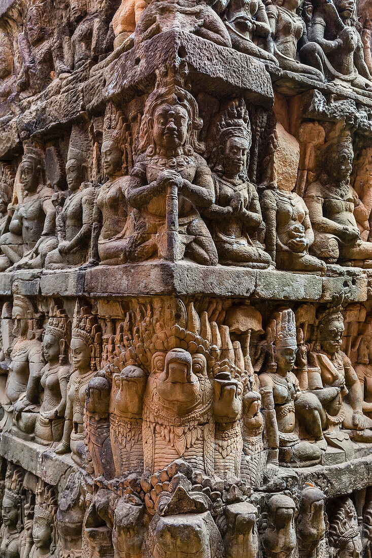 Apsara carvings in the Leper King Terrace in Angkor Thom, Angkor, UNESCO World Heritage Site, Cambodia, Indochina, Southeast Asia, Asia