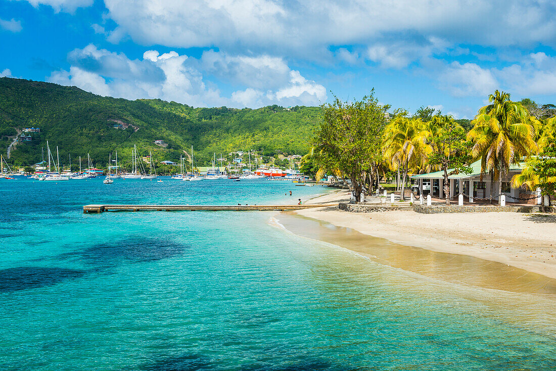 Town beach of Port Elizabeth, Admiralty Bay, Bequia, The Grenadines, St. Vincent and the Grenadines, Windward Islands, West Indies, Caribbean, Central America