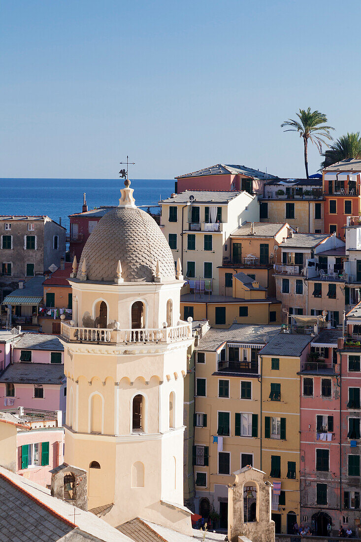 Chiesa Santa Margherita di Antiochia church, view from watchtower at Castell Doria, Vernazza, Cinque Terre, UNESCO World Heritage Site, Rivera di Levante, Provinz La Spazia, Liguria, Italy, Europe