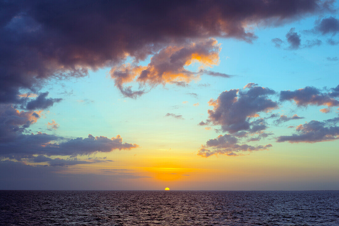 Sugar Beach sunset, Bantayan Island, Cebu, The Visayas, Philippines, Southeast Asia, Asia