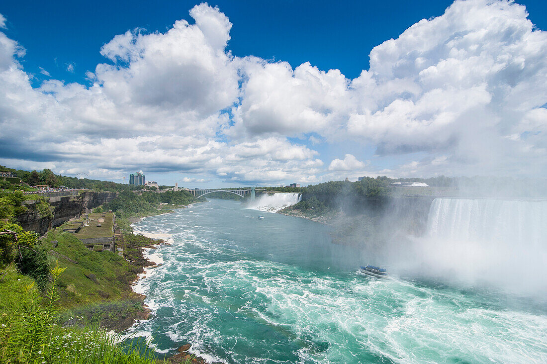 View over the America Falls and the Bridal Veil Falls, Niagara Falls, Ontario, Canada, North America