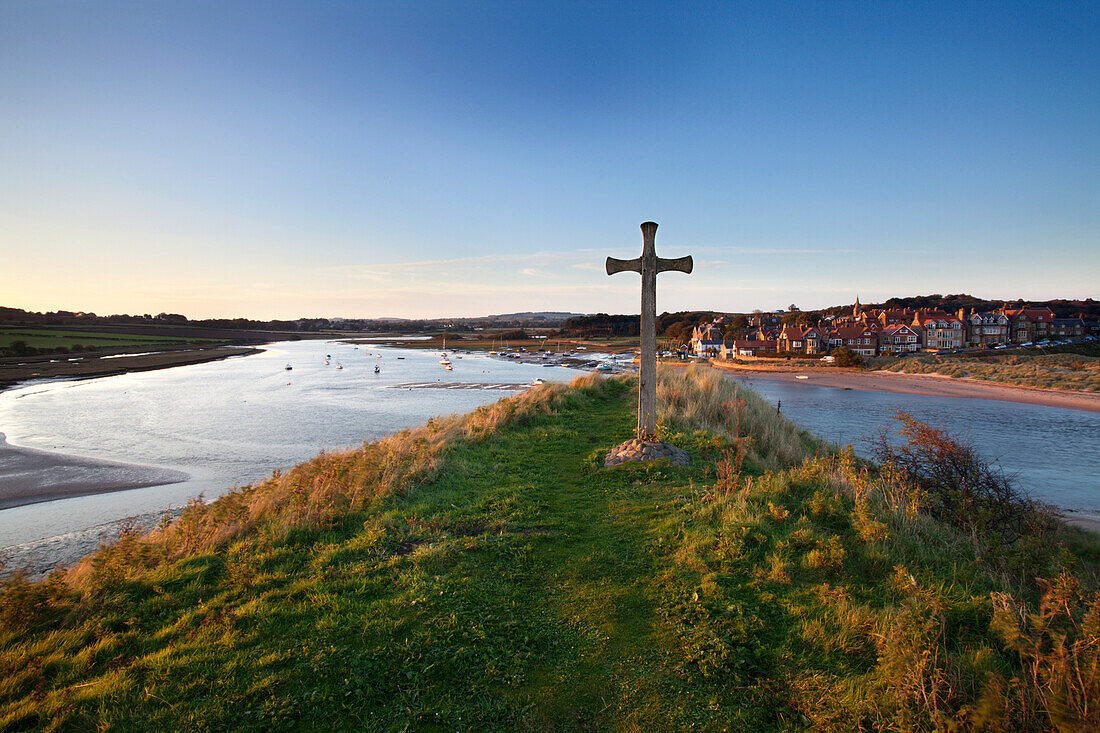 St. Cuthbert's Cross on Church Hill and Alnmouth at sunset, Northumberland, England, United Kingdom, Europe