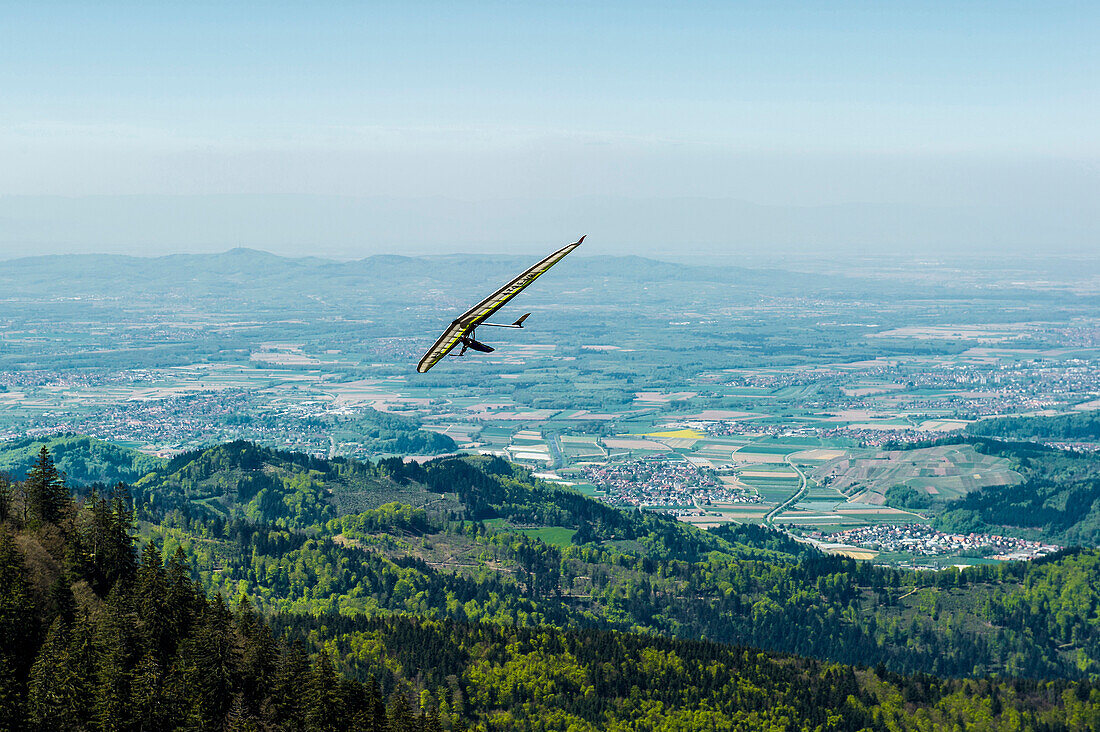 Jochen Zeyher, Drachenflieger, Kandel bei Freiburg im Breisgau, Schwarzwald, Baden-Württemberg, Deutschland