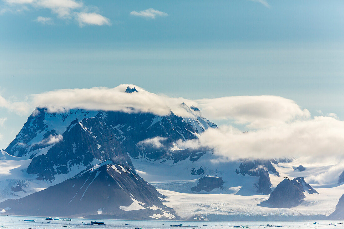 Tidewater glacier, Hornsund, Spitsbergen, Svalbard Archipelago, Norway, Scandinavia, Europe