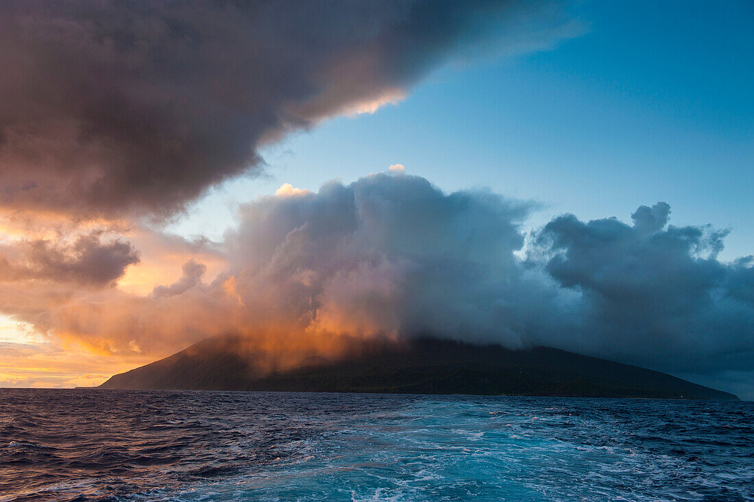 Sunrise over Tau Island, Manua Island group, American Samoa, South Pacific, Pacific