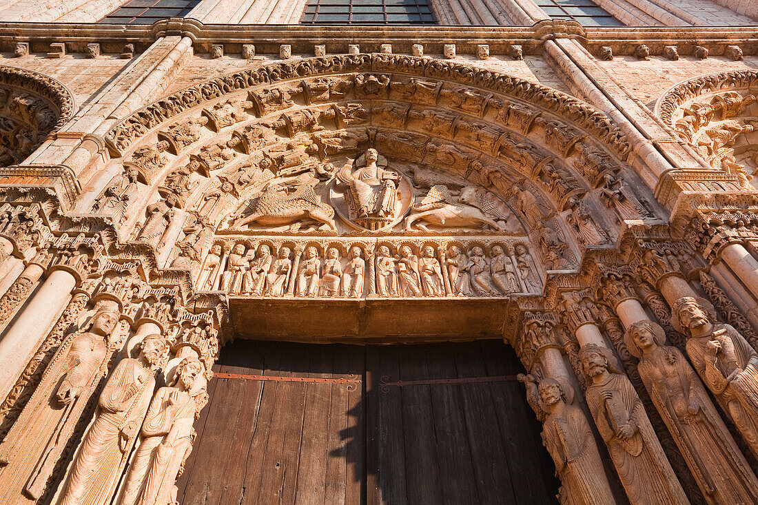 The tympanum on the west front of Chartres Cathedral, UNESCO World Heritage Site, Chartres, Eure-et-Loir, Centre, France, Europe