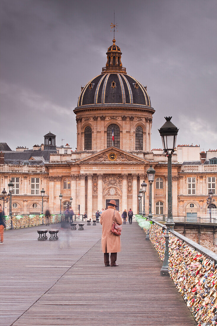 Morning commuters on the Pont Des Arts, Paris, France, Europe