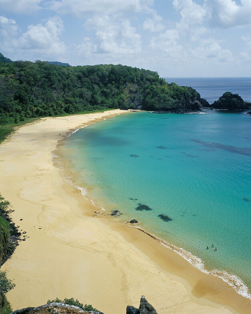 View of Baia do Sancho, Parque Nacional de Fernando de Norohna, Fernando de Noronha, Pernambuco, Brazil, South America