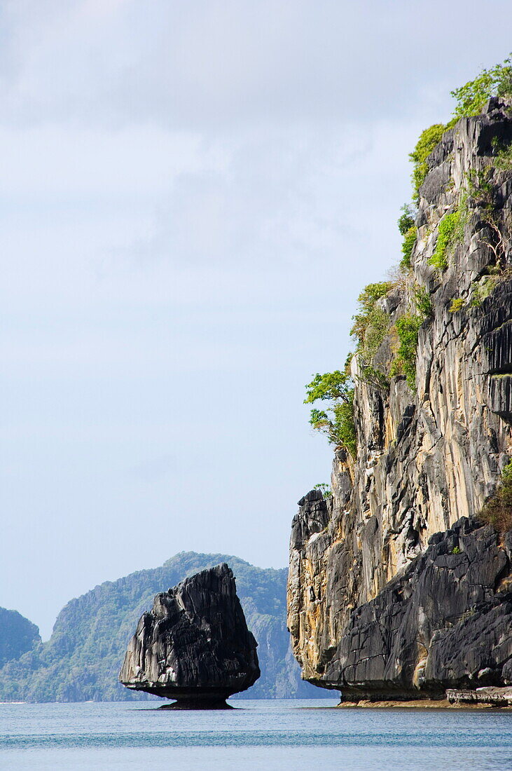 Unusual limestone rock formations near Corong, Bacuit Bay, El Nido Town, Palawan Province, Philippines, Southeast Asia, Asia