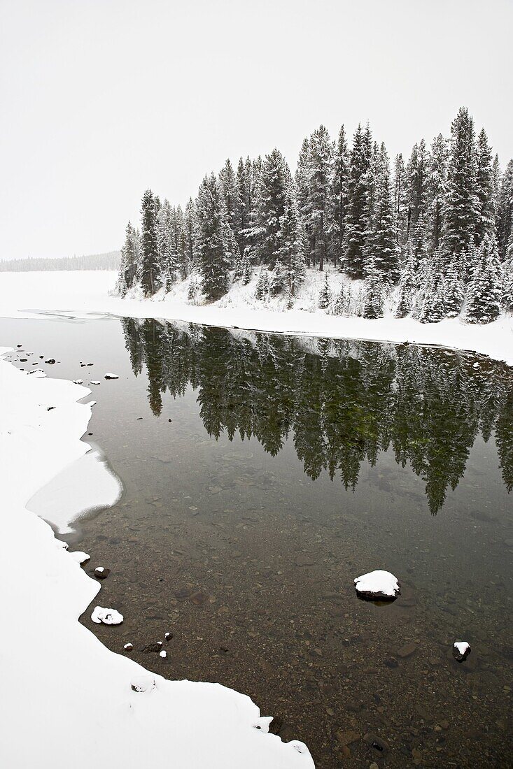 Malign River and Malign Lake in winter, Jasper National Park, UNESCO World Heritage Site, Alberta, Canada, North America