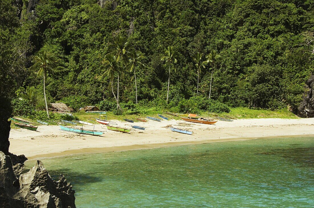 Fishing boats on Gota Beach, Camarines Sur, Caramoan National Park, Bicol Province, southeast Luzon, Philippines, Southeast Asia, Asia
