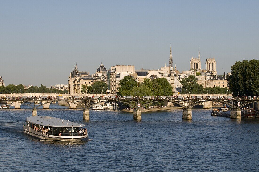 River Seine and Ile de la Cite, Paris, France, Europe