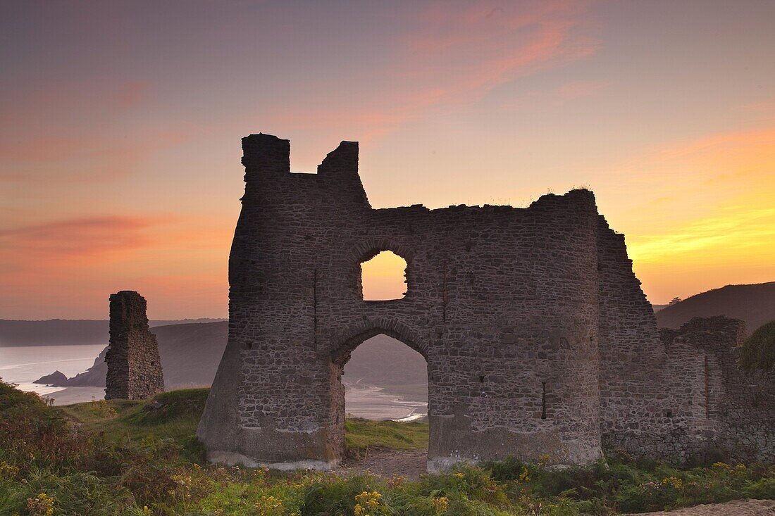 Pennard Castle, overlooking Three Cliffs Bay, Gower, Wales, United Kingdom, Europe