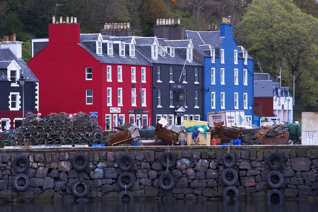 Brightly coloured houses at the fishing port of Tobermory, Isle of Mull, Inner Hebrides, Scotland, United Kingdom, Europe