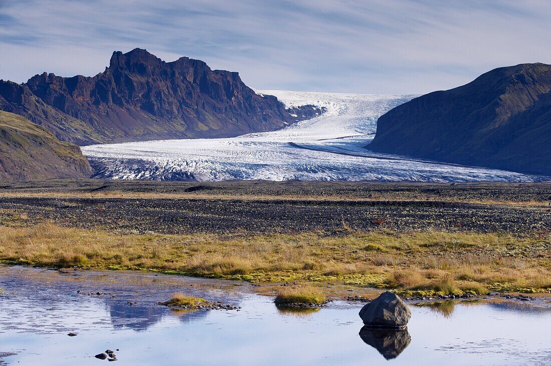 Skaftafellsjokull, impressive glacial tongue of the Vatnajokull ice cap in Skaftafell National Park, south-east Iceland (Austurland), Iceland, Polar Regions