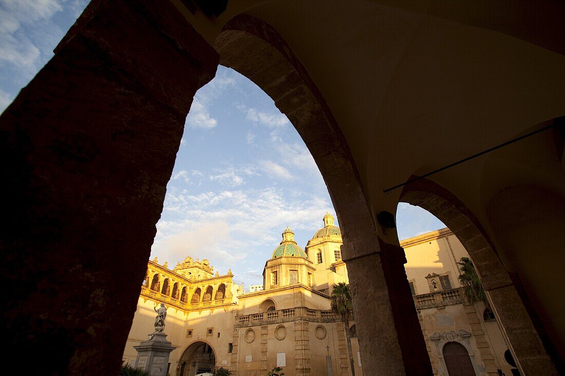 Mazzara del Vallo Cathedral from Piazza della Repubblica, Mazzara del Vallo, Sicily, Italy, Europe